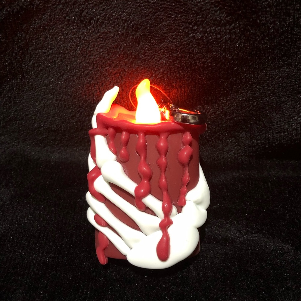 BATH & BODY WORKS NOISE MAKING LED CANDLE WITH HAND HALLOWEEN 2023 POCKET